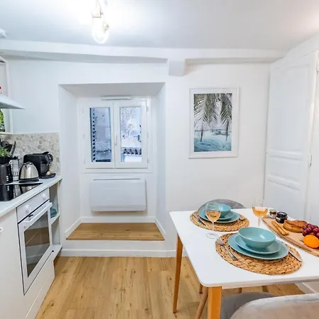 Apartment Cozy Centre Avec Parking Grasse